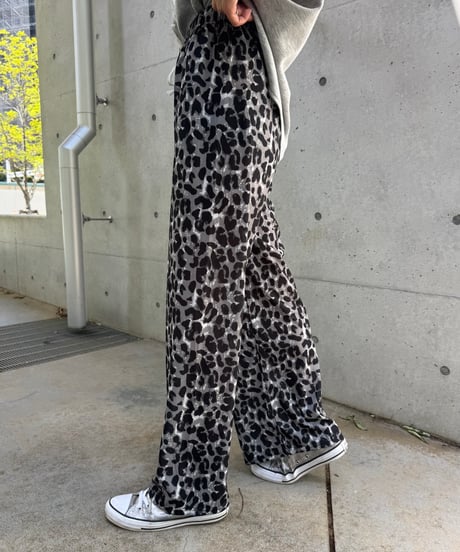 レオパード柄ワイドパンツ