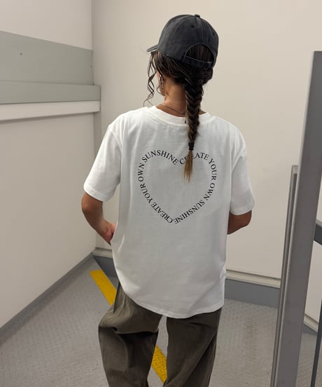 ロゴハートバックプリントTシャツ(ブラック)