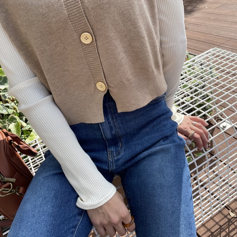 Open Yy ベージュ系ニットベスト Vネック ボタン付き Open Yy ベージュ系ニットベスト Vネック ボタン付き