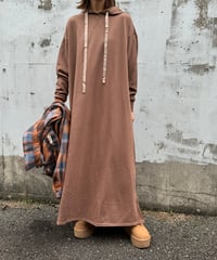 パーカーロングワンピース