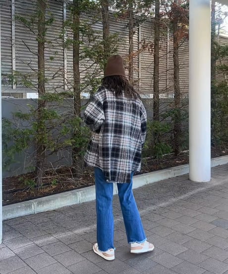 裾フリンジセンターシームソフトフレアデニム