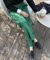 センタープレスカラータックパンツ（グリーン）