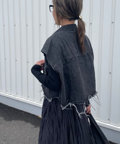 カットオフデニムショートベスト(ブラック)