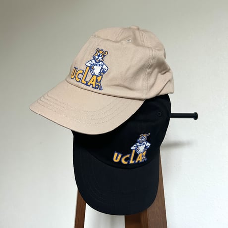 UCLAロゴ刺繍キャップ（ブラック）