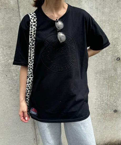 エンボスTシャツ(ブラック)