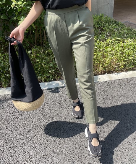 【OUTLET】美シルエット！テーパードカラーパンツ(カーキM)