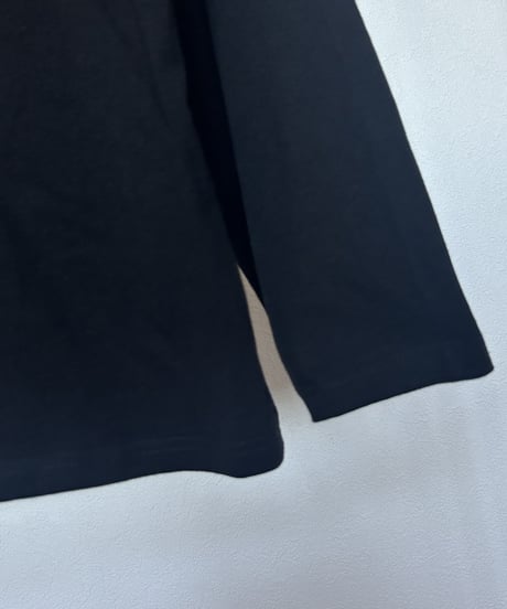 ロゴ刺繍ロンT(ブラック)