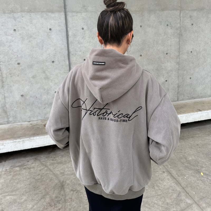 フードラベル付き刺繍ロゴパーカー(カーキ) | COPINE