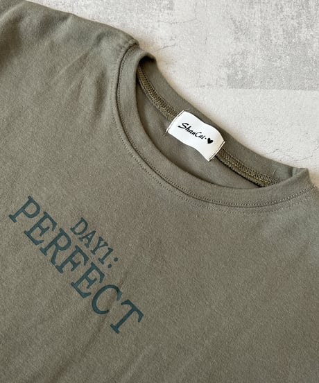 シンプルロゴtシャツ(カーキ)
