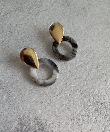 マーブルサークルデザインピアス（2type）