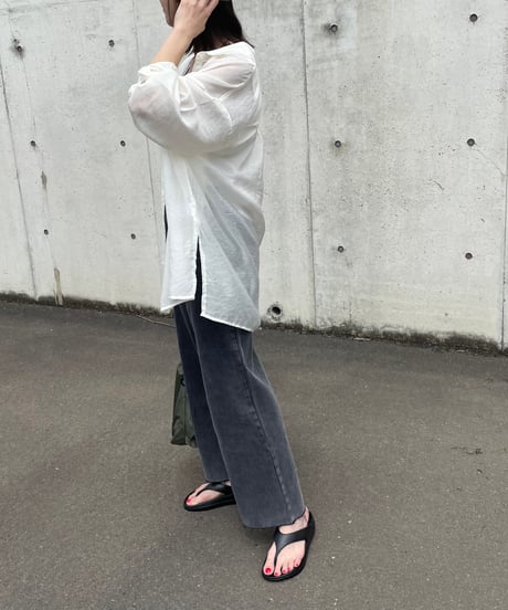 カットオフブラックストレートデニムパンツ