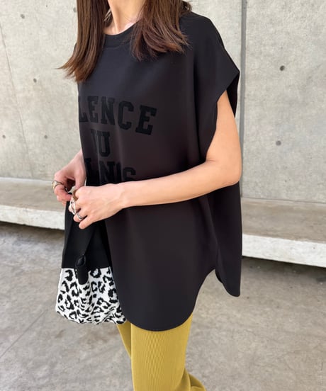 フロッキープリントフレンチスリーブTシャツ(ブラック)