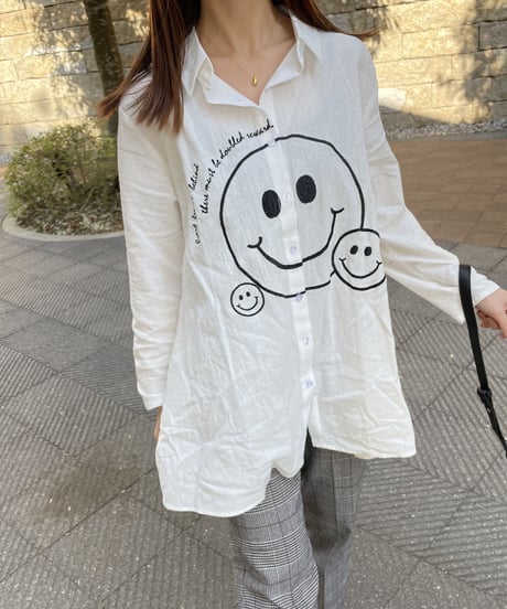【OUTLET】刺繍ニちゃんオーバーサイズシャツ(ホワイト)
