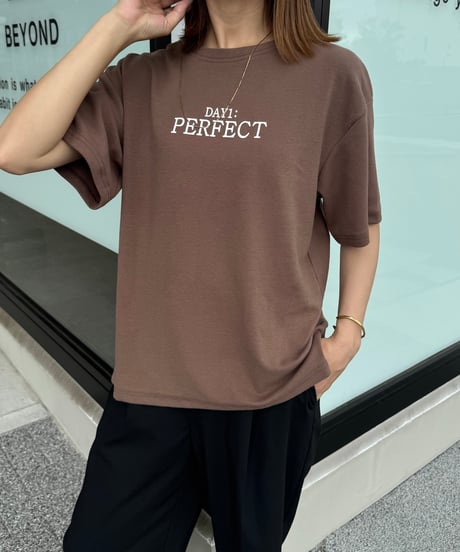 シンプルロゴtシャツ(ブラウン)