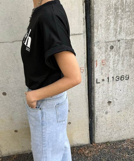 ロールアップフレンチスリーブロゴTシャツ(ブラック)