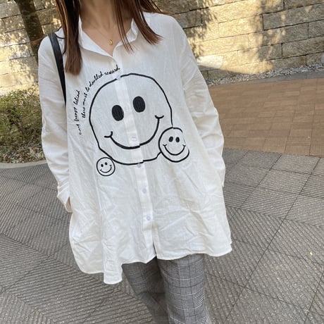 【OUTLET】刺繍ニちゃんオーバーサイズシャツ(ホワイト)