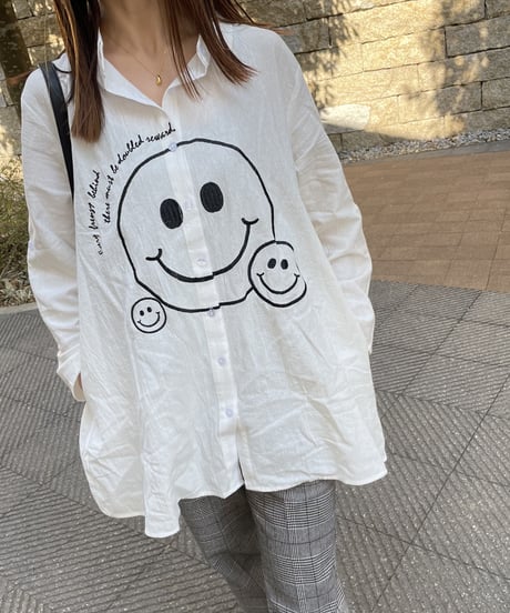 【OUTLET】刺繍ニちゃんオーバーサイズシャツ(ホワイト)
