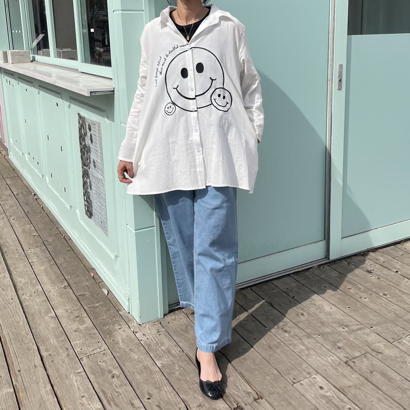 刺繍ニコちゃんオーバーサイズシャツ(ホワイト) | COPINE 刺繍ニコちゃんオーバーサイズシャツ(ホワイト) | COPINE