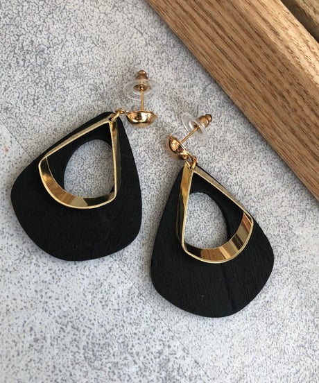 ドロップ型ウッドメタルピアス（3color）