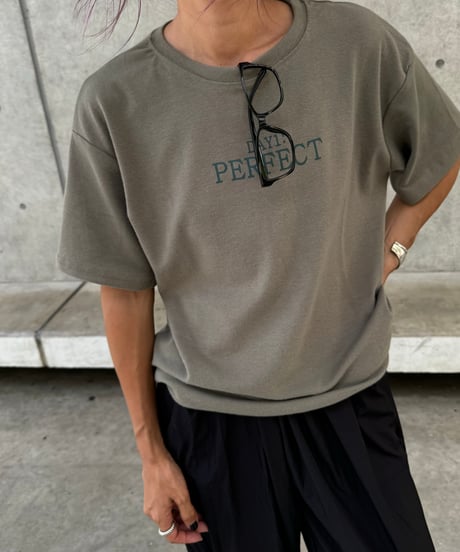 シンプルロゴtシャツ(カーキ)