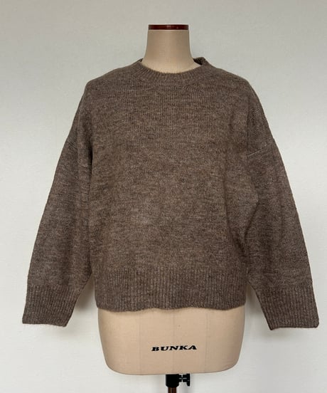 ベーシックシンプルニット