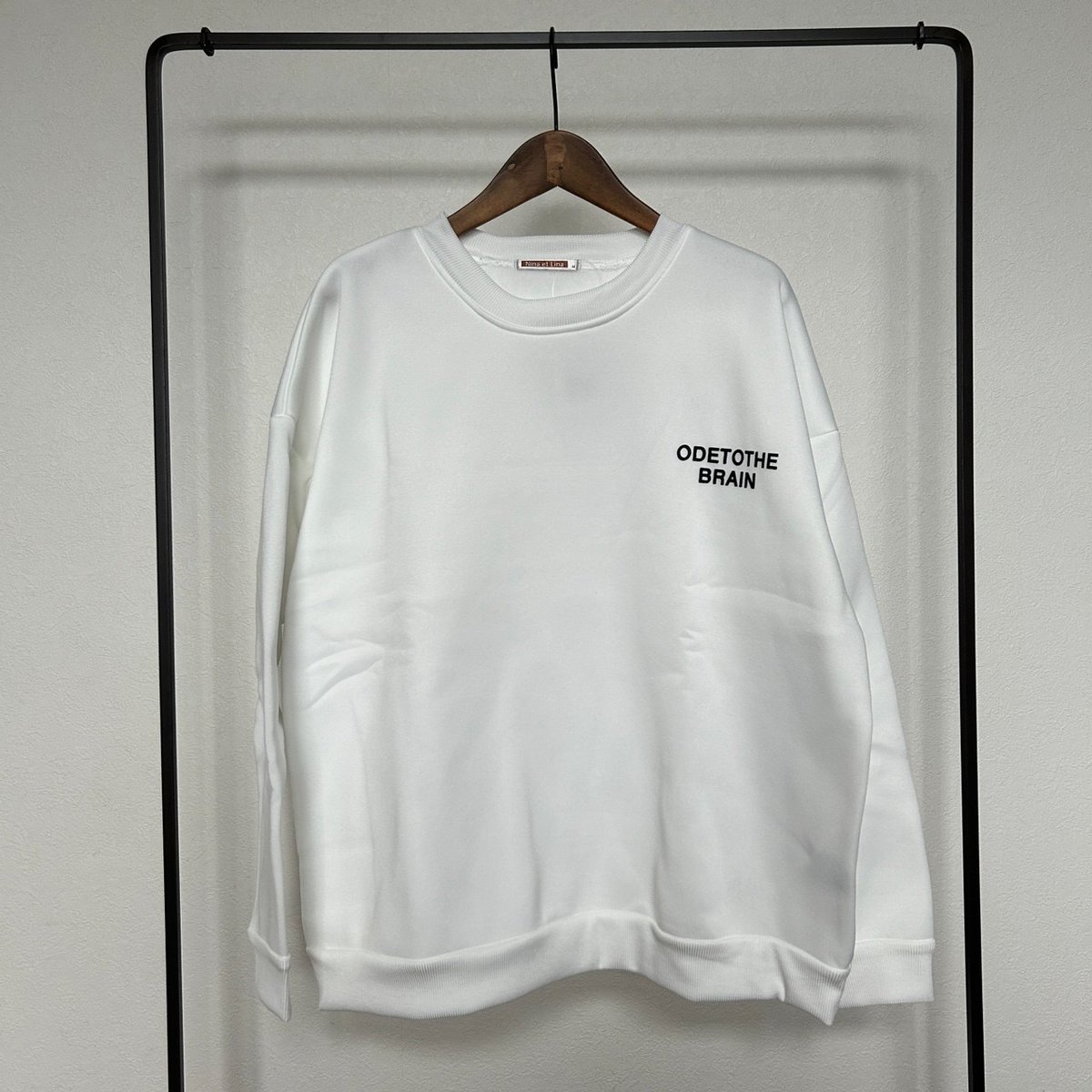 ANDREA&Co.ロゴスウェット　オフホワイト ANDREA&Co.ロゴスウェットオフホワイト
