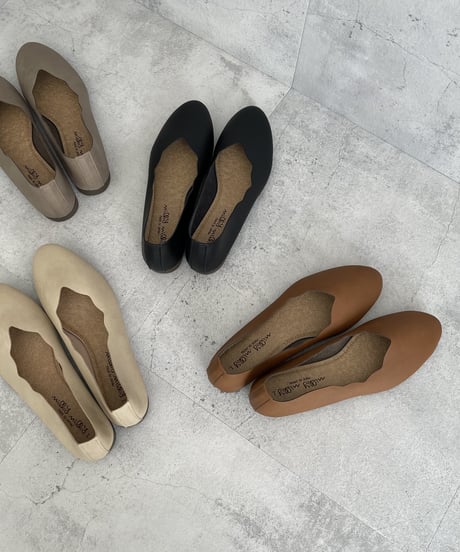 【フラワーカットフラットシューズ(4color/4size）