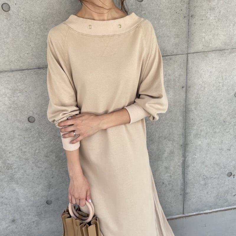 バックプリーツスウェットワンピース(ベージュ) | COPINE