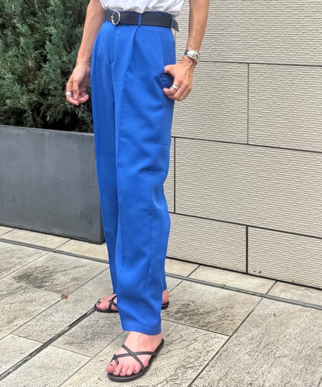 センタープレスカラータックパンツ（ブルー）