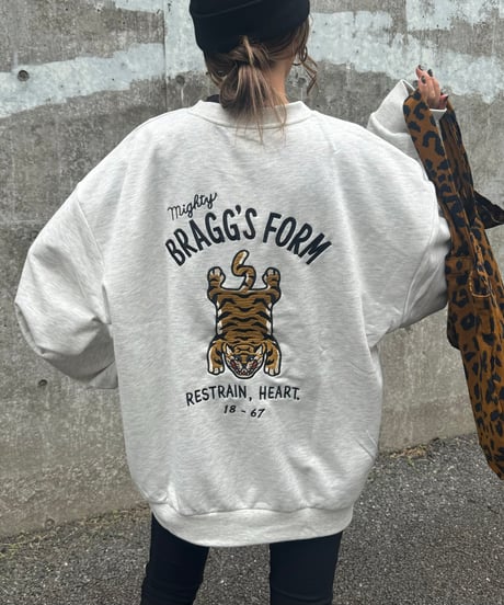 フロントバックTIGER刺繍スウェット(キナリ)