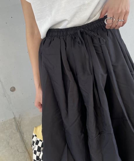 ふんわりバルーンロングスカート