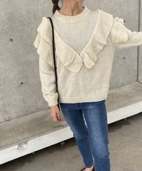 フリルデザインニット