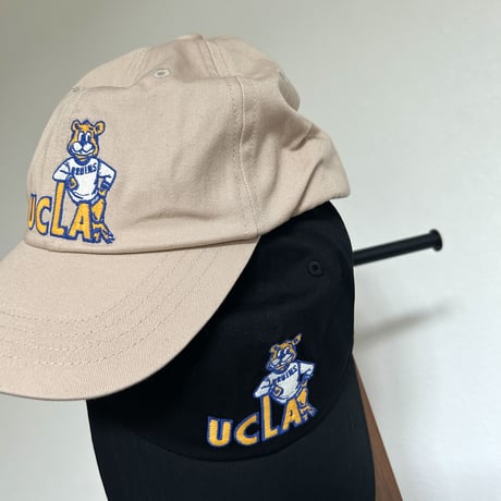 UCLAロゴ刺繍キャップ（ブラック）