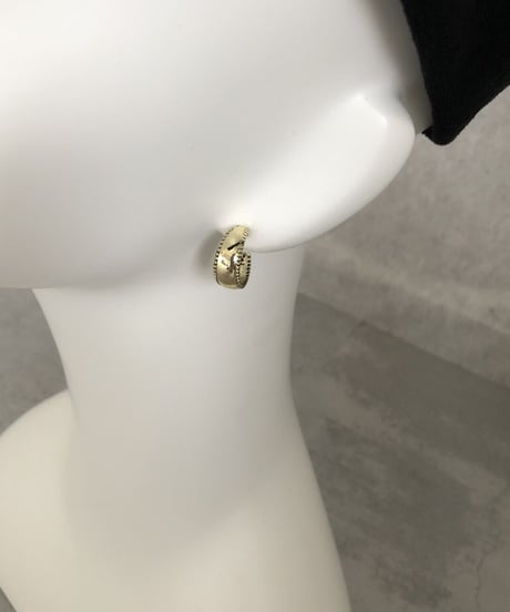 遊び心あるデザインピアス（3type）