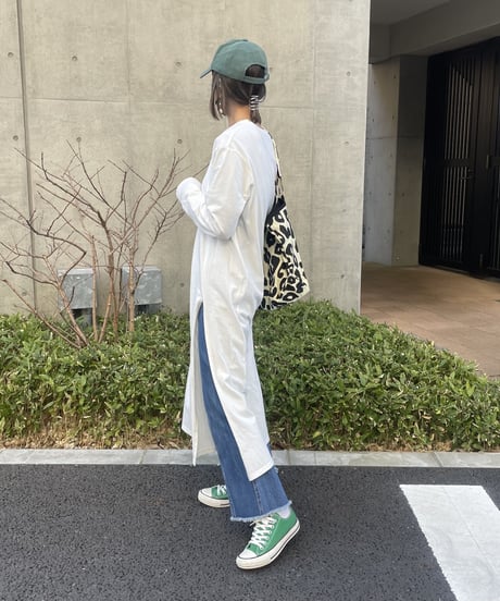 スリットデザインワンピース(オフ)