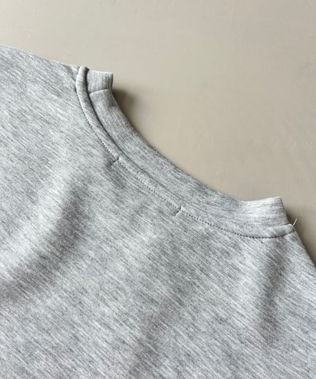 フロッキープリントフレンチスリーブTシャツ(グレー)