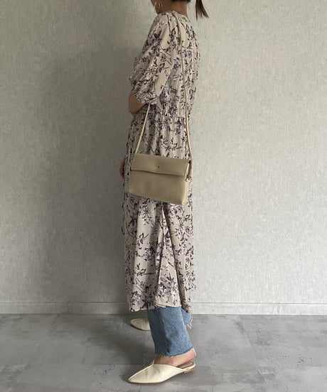 キーネック花柄5分袖ガウンワンピース(ベージュ)