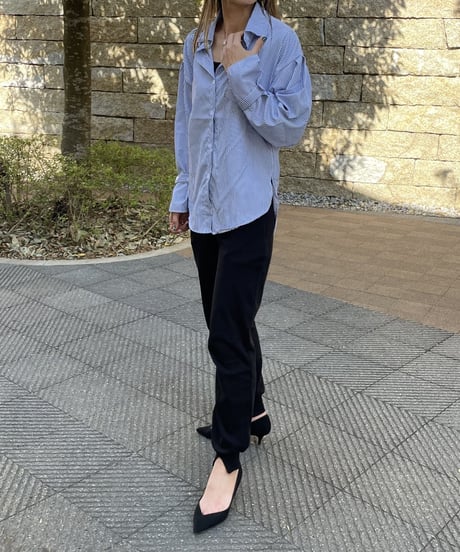 【OUTLET】ボリューム袖バックタック入りストライプシャツ(Mサイズ)