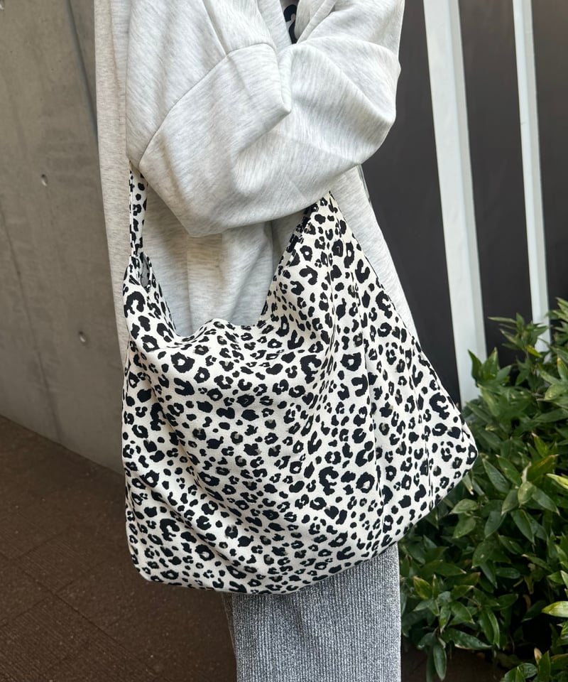 レオパード柄ショルダーバッグ(アイボリー) | COPINE