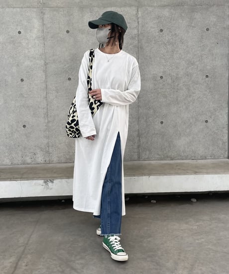 スリットデザインワンピース(オフ)