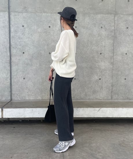 Vネックニット（2color）
