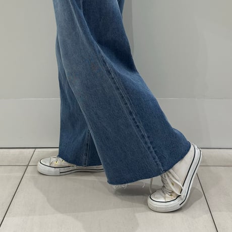 センターホックワイドデニムパンツ