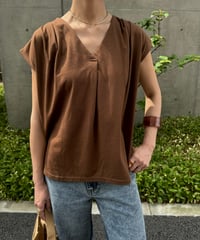 タック入りフレンチスリーブトップス(ブラウン)