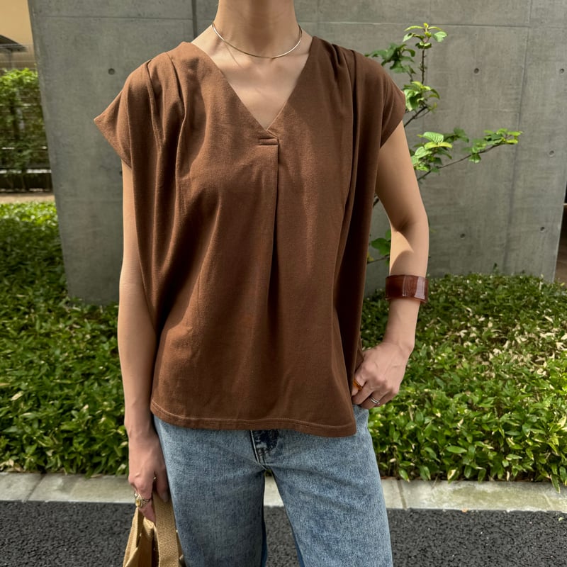 タック入りフレンチスリーブトップス(ブラウン) | COPINE