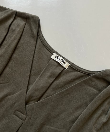 タック入りフレンチスリーブTシャツ(カーキ)