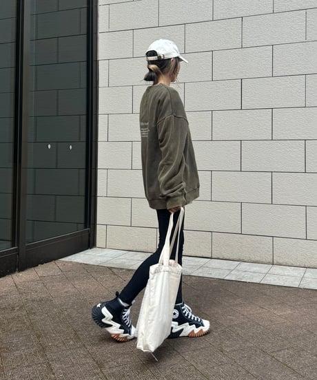 スノーウォッシュ加工ロゴスウェット(チャコール)
