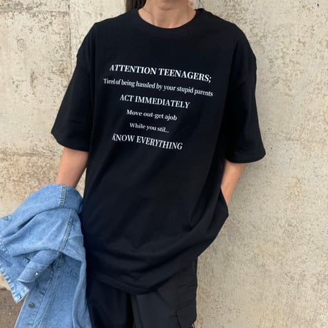 英字ロゴビッグTシャツ(ブラック)