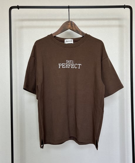 シンプルロゴtシャツ(ブラウン)
