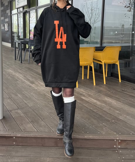 裏起毛ロゴプリントパーカーワンピース