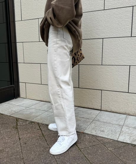 カットオフストレートデニムパンツ(ライトグレー)